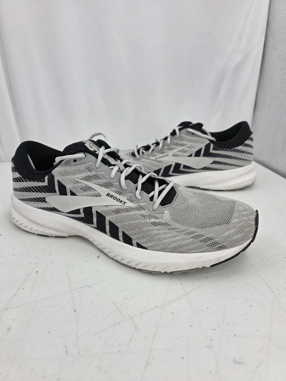 Brooks Launch 6 Men's Size 13 D Running Shoes 1102971D016 Grey Black Walking.‎
